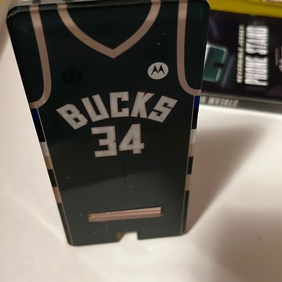 NBA FANS bucks team phones station Phone stand 🔴SALE🇵🇸